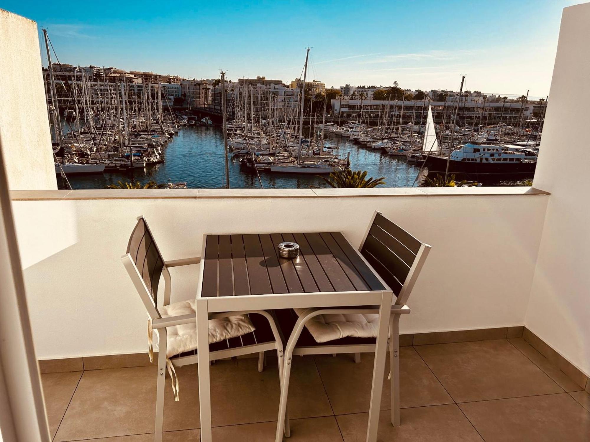 Central Lagos Apt With Marina Views Near Beaches Екстер'єр фото