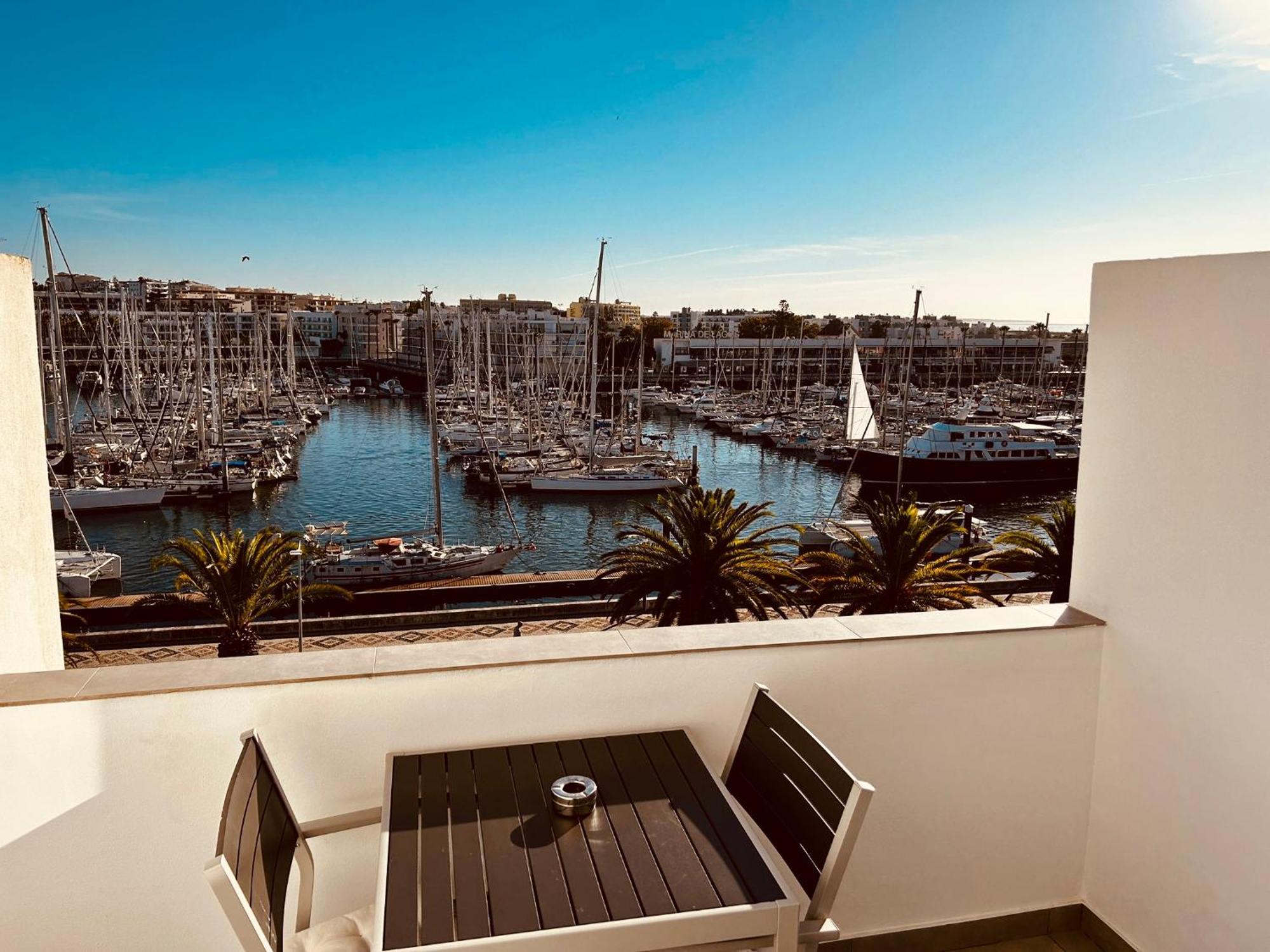 Central Lagos Apt With Marina Views Near Beaches Екстер'єр фото