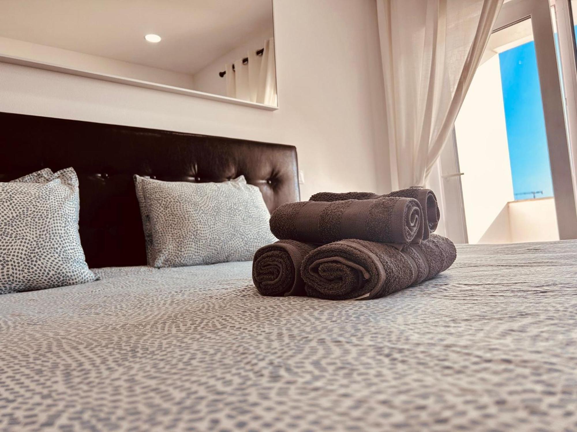 Central Lagos Apt With Marina Views Near Beaches Екстер'єр фото