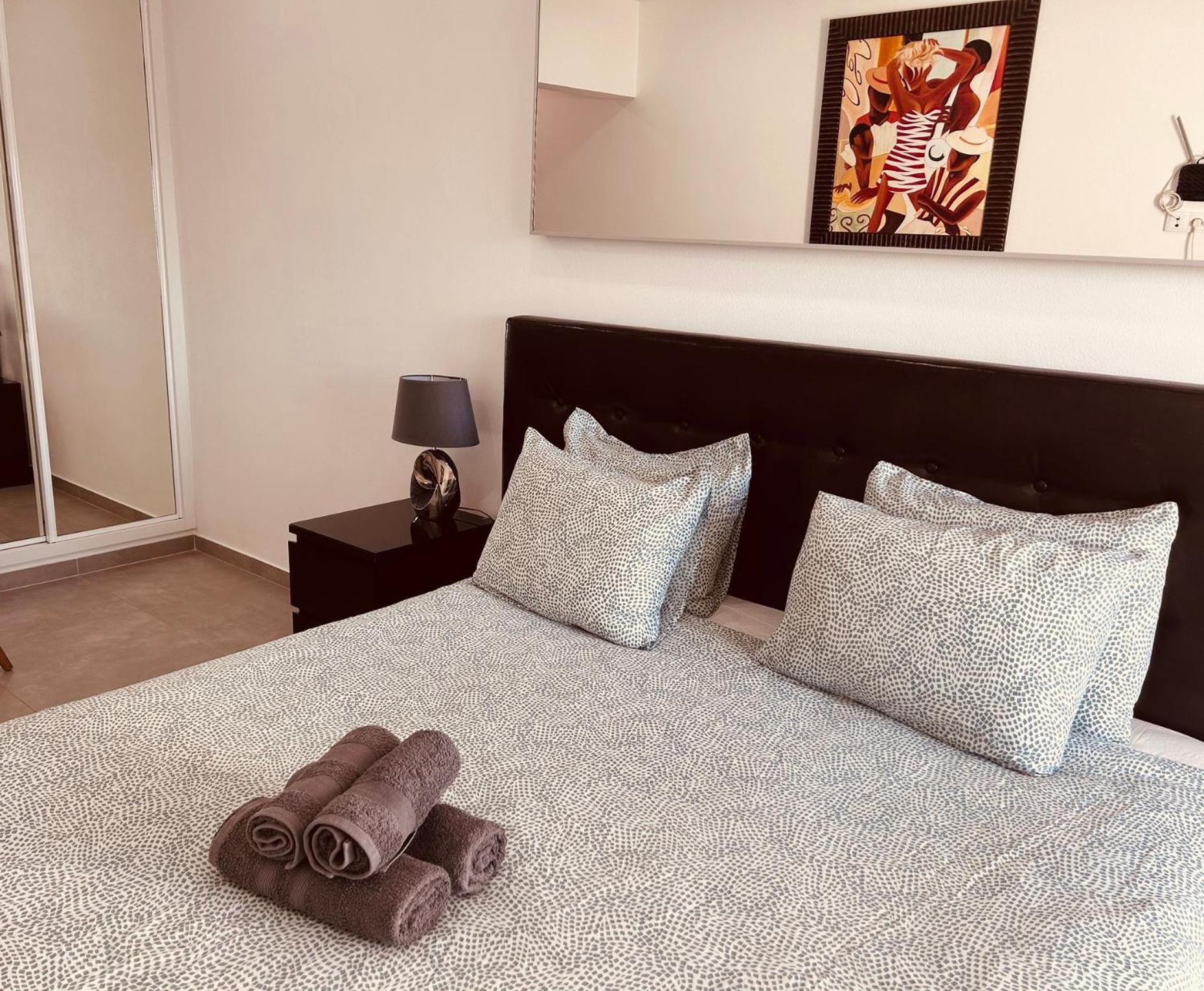Central Lagos Apt With Marina Views Near Beaches Екстер'єр фото