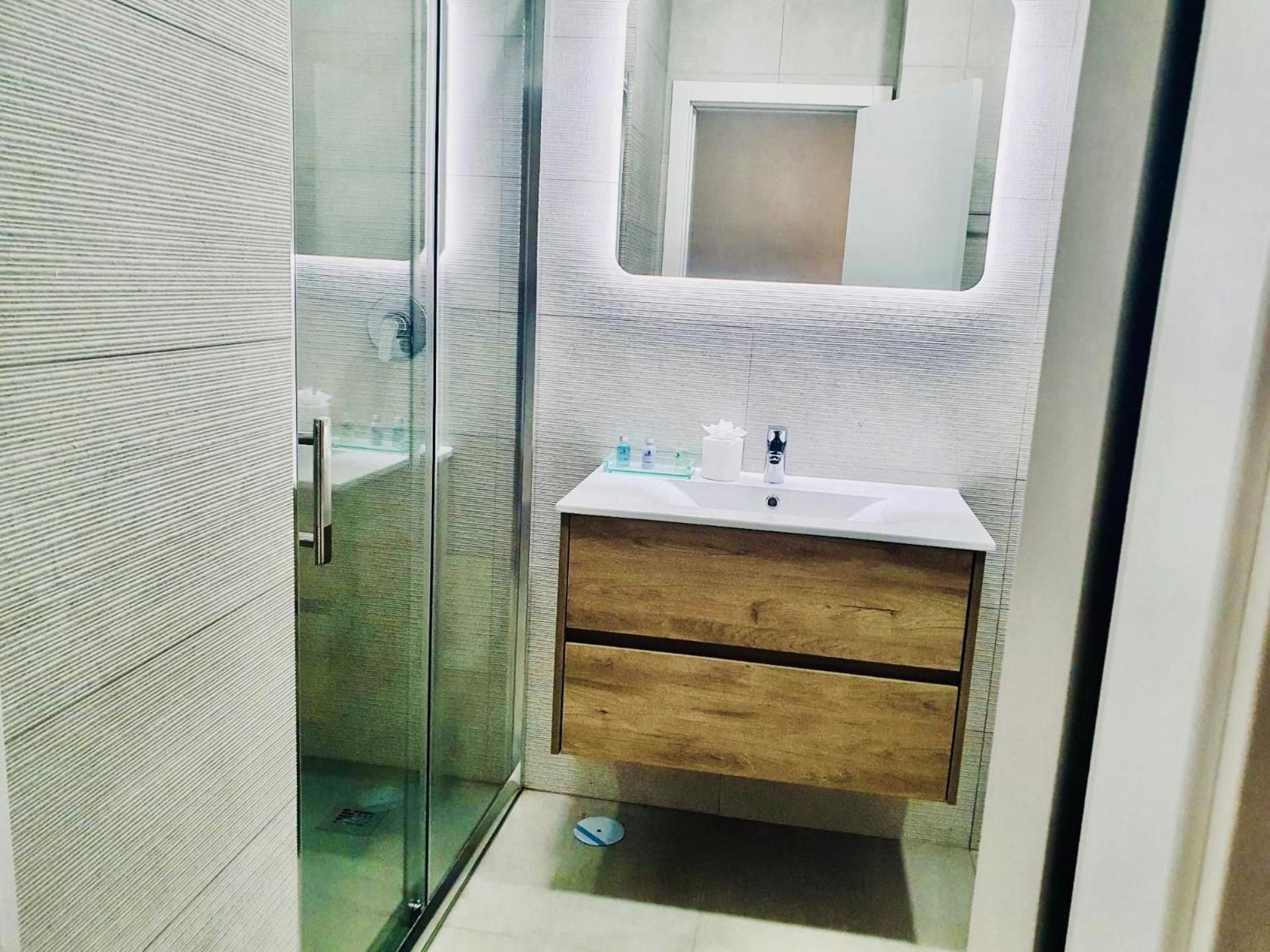 Central Lagos Apt With Marina Views Near Beaches Екстер'єр фото