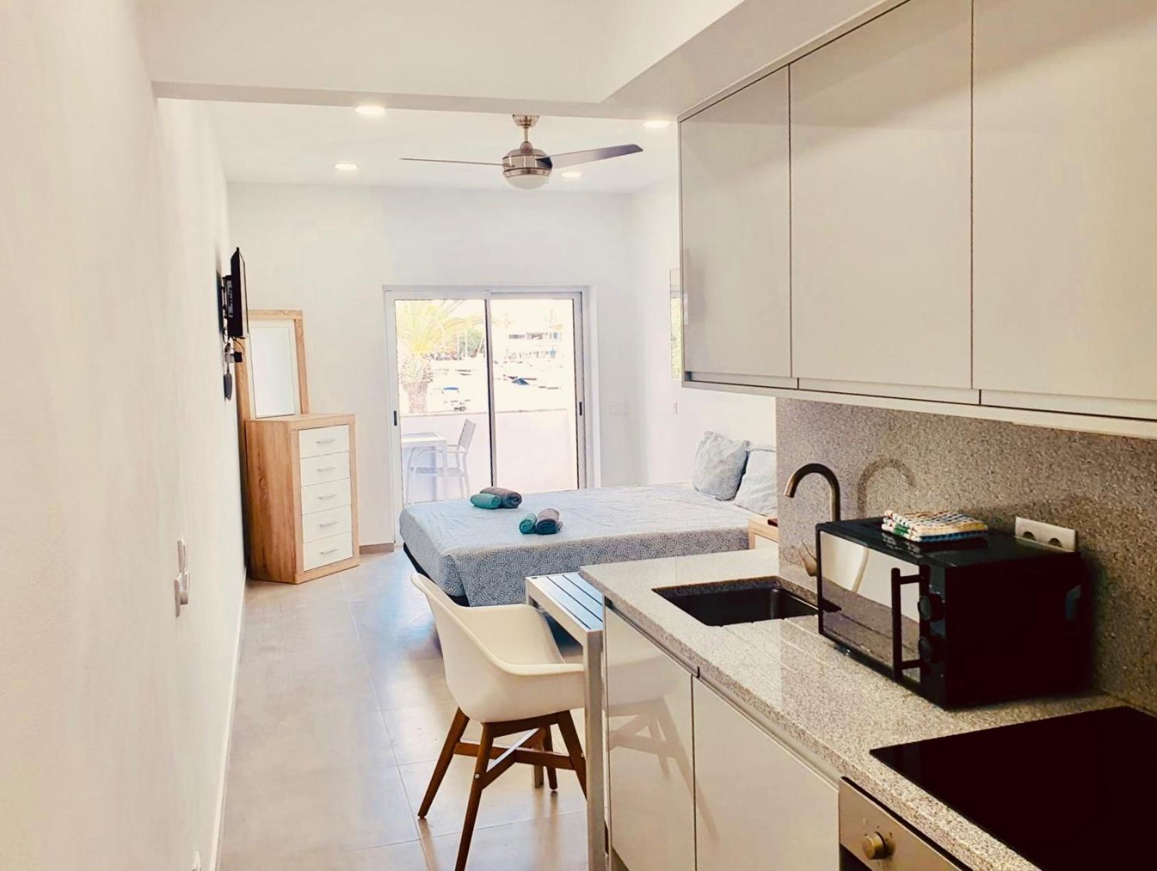 Central Lagos Apt With Marina Views Near Beaches Екстер'єр фото