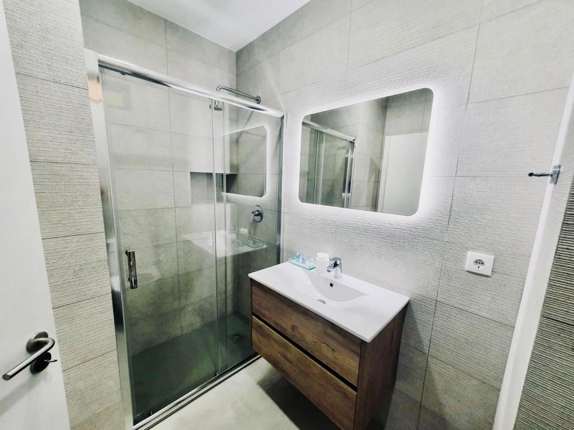 Central Lagos Apt With Marina Views Near Beaches Екстер'єр фото